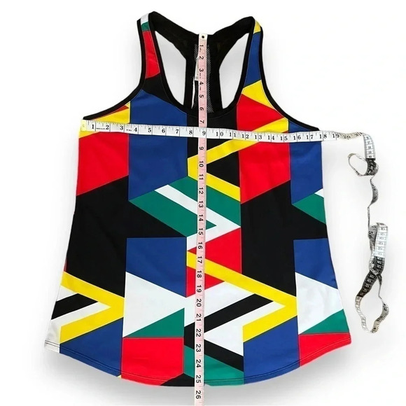 Fabletics Tank Top CrossFit Mosa Global Print Geometric Run Yoga Women’s Medium - Picture 6 of 6